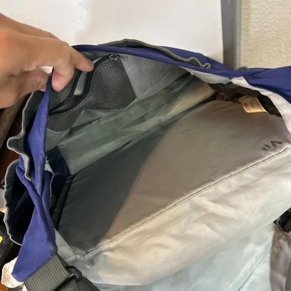 Patagonia Critical Mass Messenger Bag and Laptop Case Blue/Red Zipper